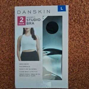 Danskin White and Black Studio Bra Set/Size::Large🌹🌹